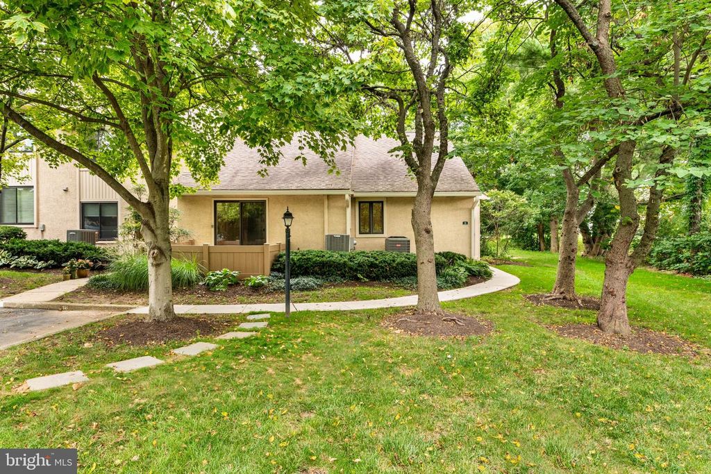 731 WYNNEWOOD RD #18, ARDMORE, PA 19003 — photo 2