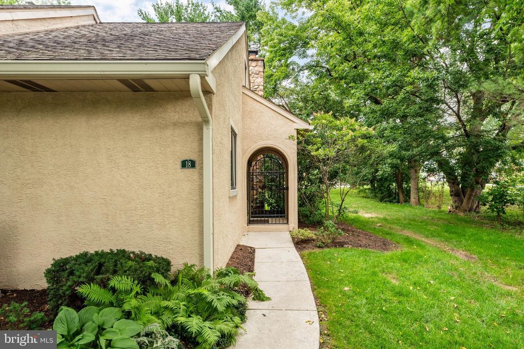 731 WYNNEWOOD RD #18, ARDMORE, PA 19003 — photo 3