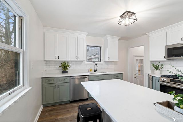 8951 Jackman Road, Temperance, MI 48182