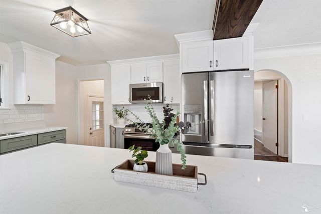 8951 Jackman Road, Temperance, MI 48182