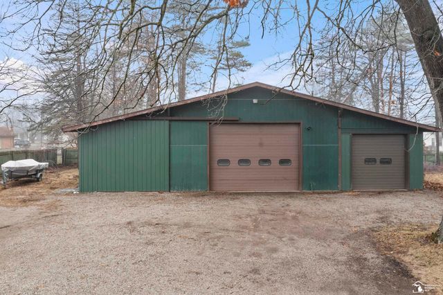 8951 Jackman Road, Temperance, MI 48182