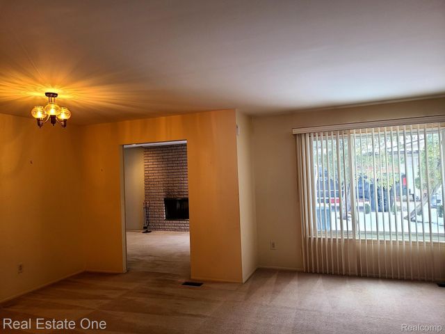 29540 Red Leaf Drive, Southfield, MI 48076