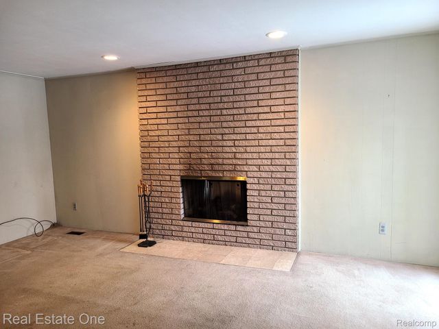 29540 Red Leaf Drive, Southfield, MI 48076