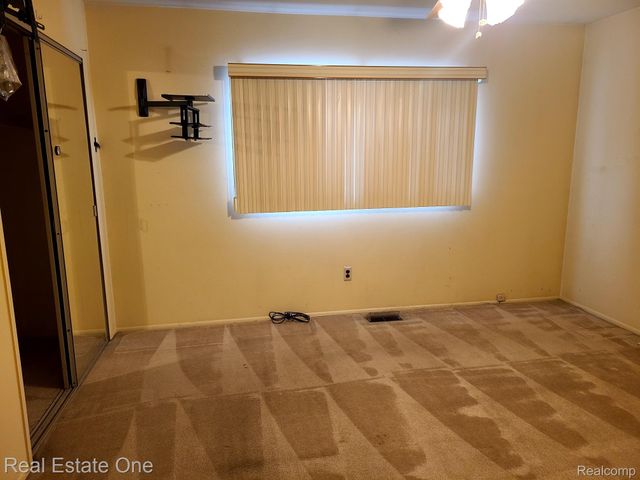 29540 Red Leaf Drive, Southfield, MI 48076