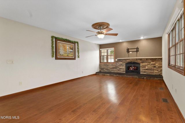 1610 Berkey Road, Swanton, OH 43558