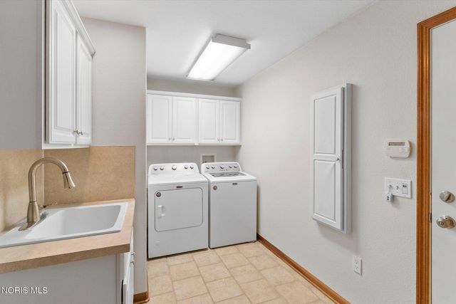 1610 Berkey Road, Swanton, OH 43558