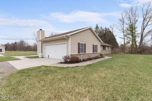 1610 Berkey Road, Swanton, OH 43558