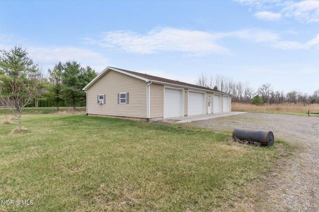 1610 Berkey Road, Swanton, OH 43558