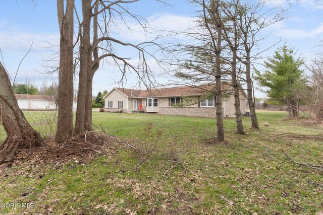 1610 Berkey Road, Swanton, OH 43558