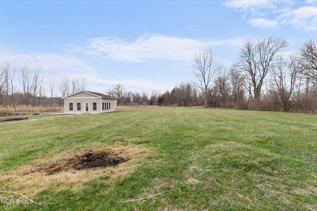 1610 Berkey Road, Swanton, OH 43558