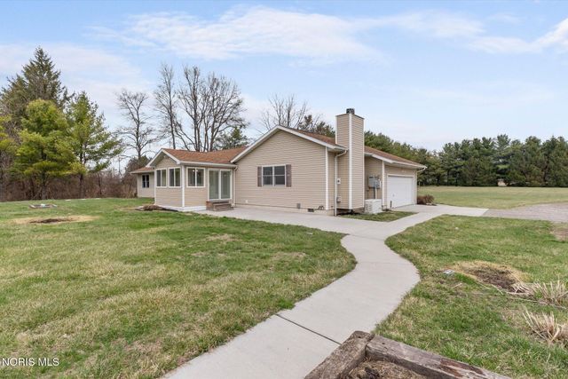 1610 Berkey Road, Swanton, OH 43558