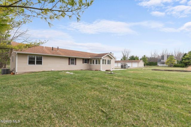 1610 Berkey Road, Swanton, OH 43558