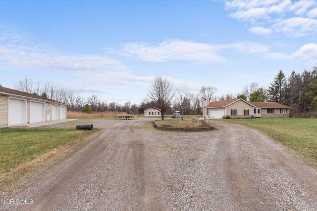 1610 Berkey Road, Swanton, OH 43558