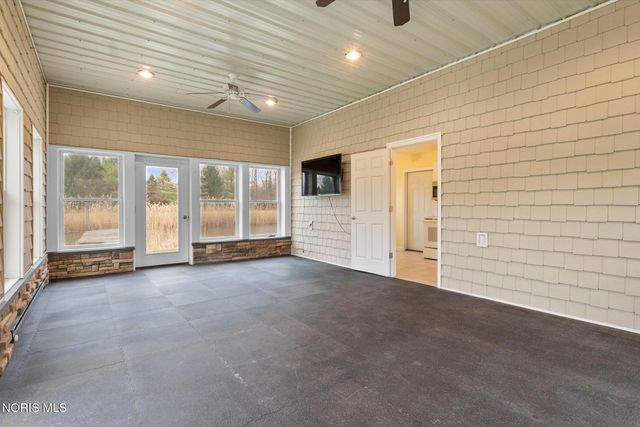 1610 Berkey Road, Swanton, OH 43558