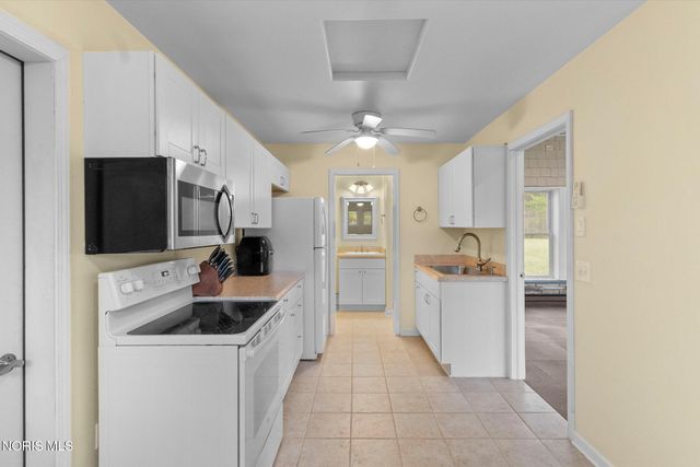 1610 Berkey Road, Swanton, OH 43558