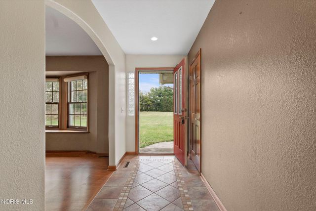 1610 Berkey Road, Swanton, OH 43558