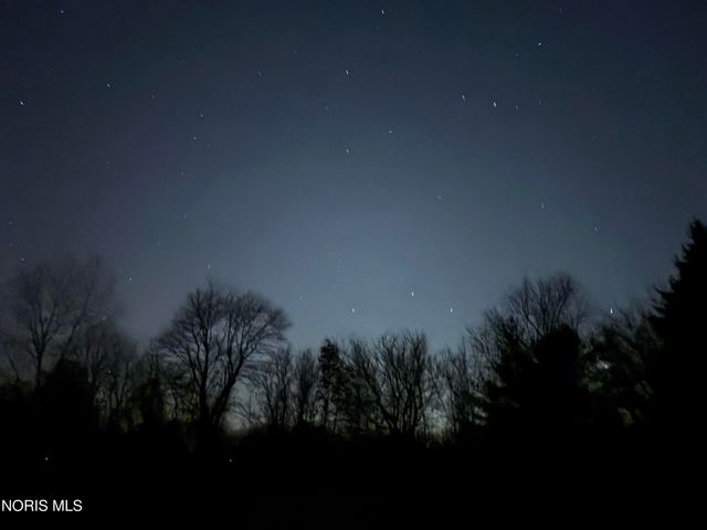 1610 Berkey Road, Swanton, OH 43558