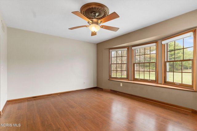 1610 Berkey Road, Swanton, OH 43558