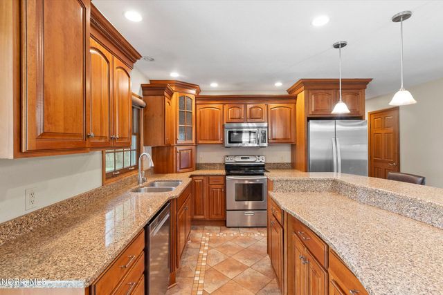 1610 Berkey Road, Swanton, OH 43558