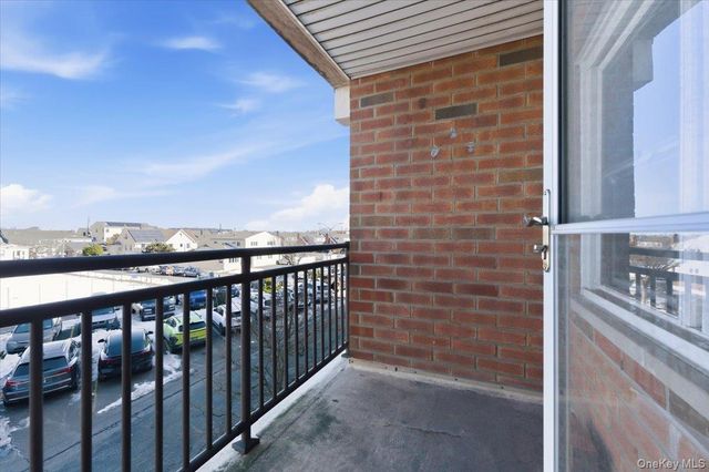 740 E Broadway 2J, Long Beach, NY 11561