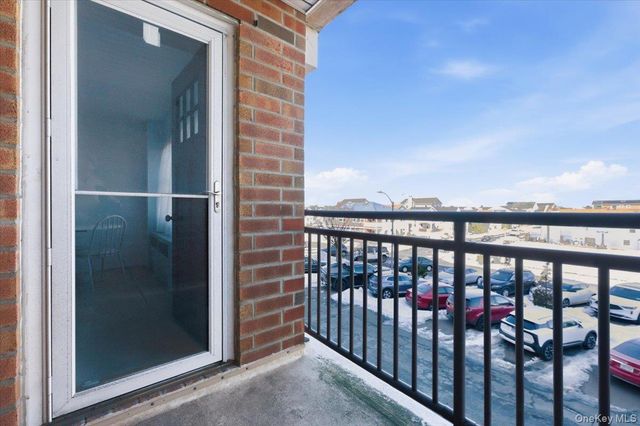 740 E Broadway 2J, Long Beach, NY 11561