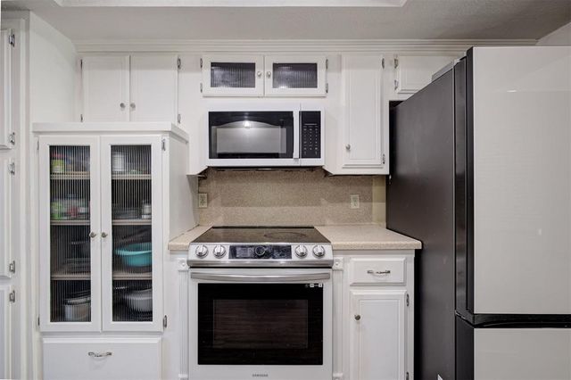 6708 Basswood Canyon Road, Oklahoma City, OK 73162