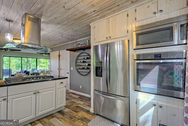 931 Timber Bluff Drive, Clayton, GA 30525