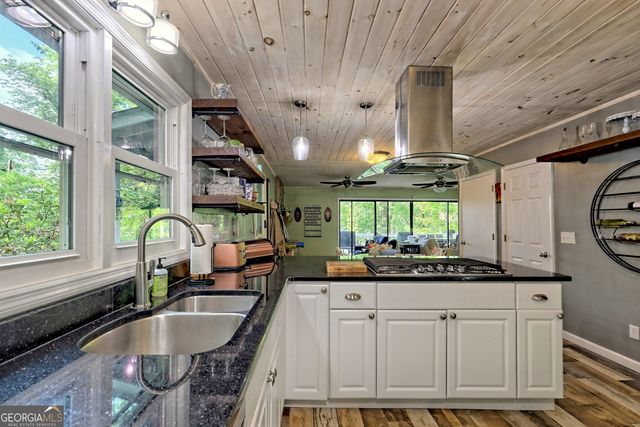 931 Timber Bluff Drive, Clayton, GA 30525