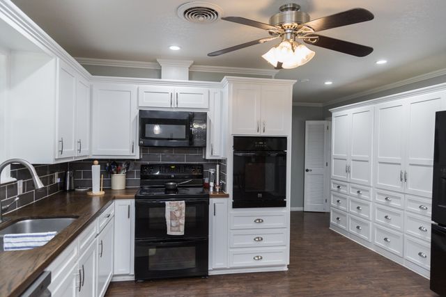 904 Itasca Street, Plainview, TX 79072