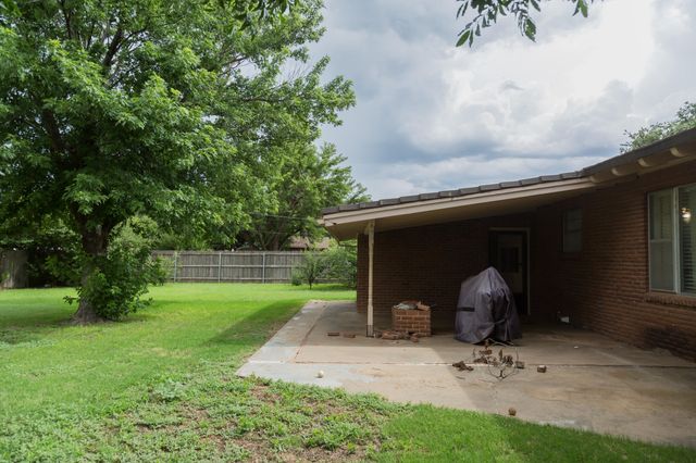 904 Itasca Street, Plainview, TX 79072