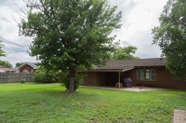 904 Itasca Street, Plainview, TX 79072