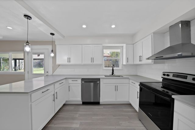 1122 Pinedale Lane, Dallas, TX 75241