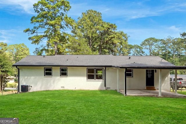 385 Greenwood Drive NW, Lilburn, GA 30047