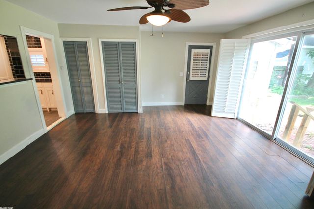 48 W Burdick Street, Oxford, MI 48371