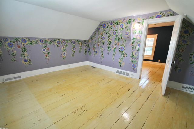 48 W Burdick Street, Oxford, MI 48371