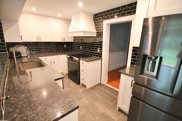 48 W Burdick Street, Oxford, MI 48371