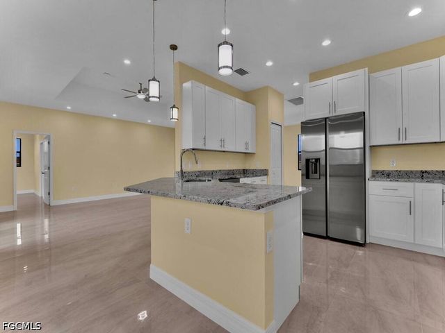 637 Cardinal ST E, Lehigh Acres, FL 33974