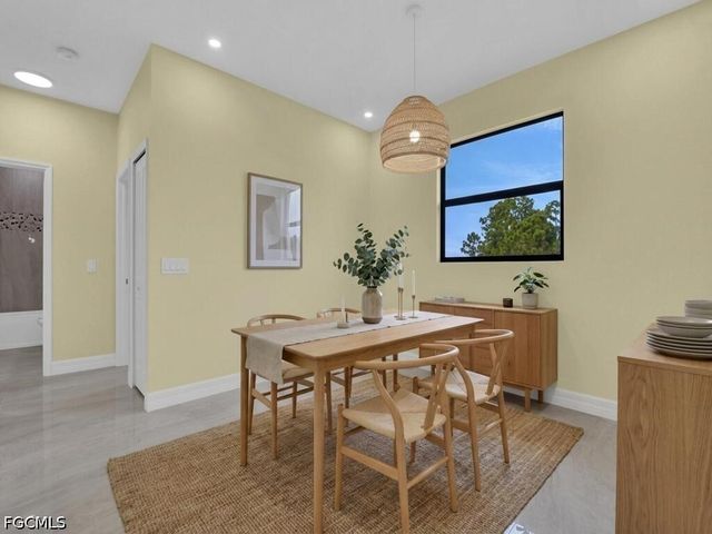 637 Cardinal ST E, Lehigh Acres, FL 33974