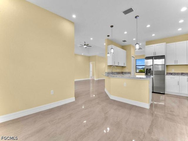 637 Cardinal ST E, Lehigh Acres, FL 33974