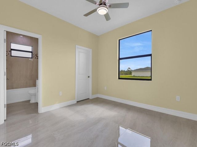 637 Cardinal ST E, Lehigh Acres, FL 33974