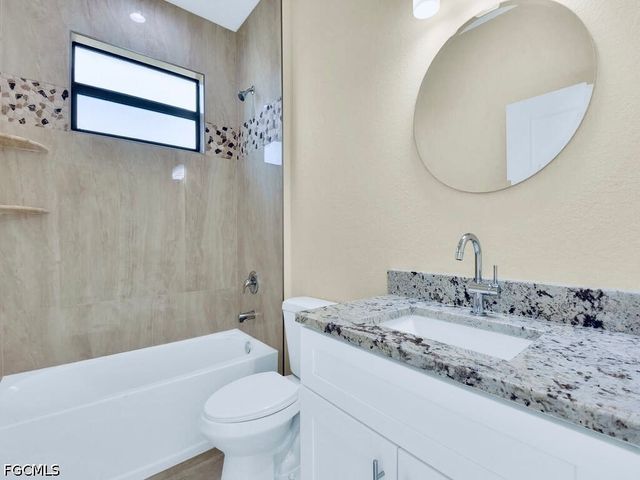 637 Cardinal ST E, Lehigh Acres, FL 33974