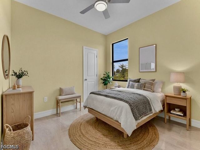 637 Cardinal ST E, Lehigh Acres, FL 33974