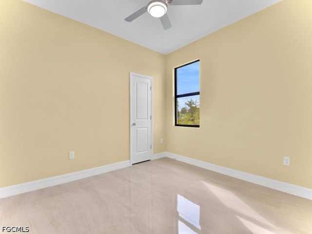 637 Cardinal ST E, Lehigh Acres, FL 33974