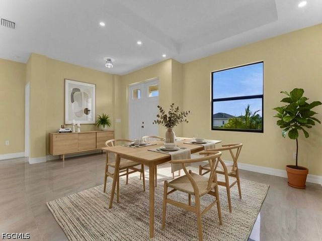 637 Cardinal ST E, Lehigh Acres, FL 33974