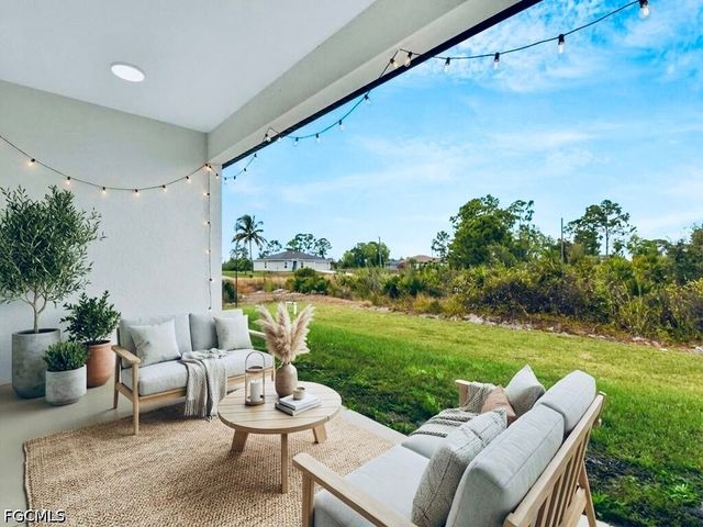 637 Cardinal ST E, Lehigh Acres, FL 33974