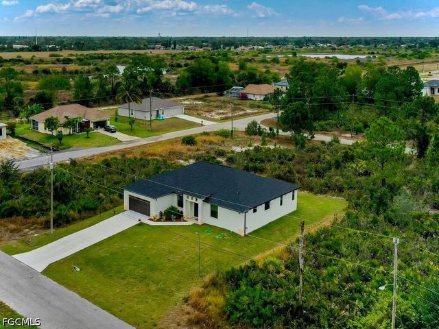 637 Cardinal ST E, Lehigh Acres, FL 33974