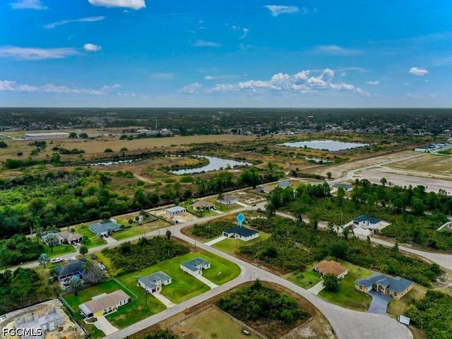 637 Cardinal ST E, Lehigh Acres, FL 33974