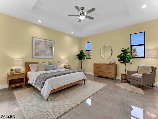 637 Cardinal ST E, Lehigh Acres, FL 33974