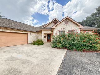 1211 Flaman, Canyon Lake, TX 78133