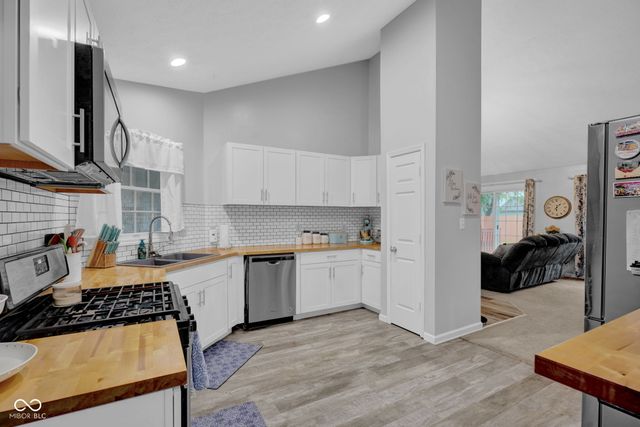 1957 Shiloh Drive, Columbus, IN 47203